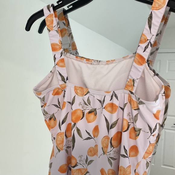 Oranges swimsuit - Picture 3 of 4